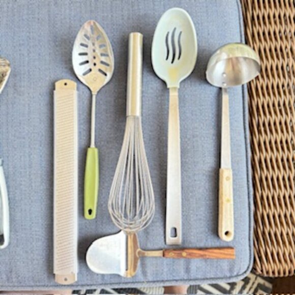 🍴 Mixed Brand Kitchen Utensil Lot – Rubbermaid, Robinson, Foley, More - Picture 2 of 16